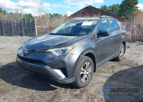 2017 Toyota Rav4 Le z USA, uszkodzony, nr VIN JTMBFREV0HJ144640